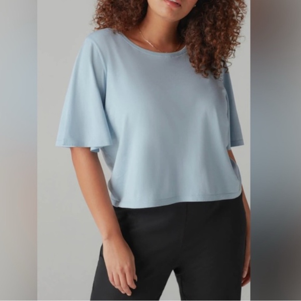 VETTA The Cropped Flutter Tee Sky Blue